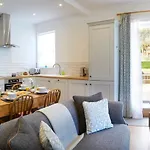 Casa vacanze Six Matlock - Gorgeous Apartment, Stunning Sea Views *