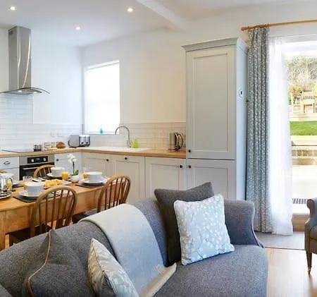 펜션 Six Matlock - Gorgeous Apartment, Stunning Sea Views *