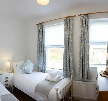 度假居 Six Matlock - Gorgeous Apartment, Stunning Sea Views 法利