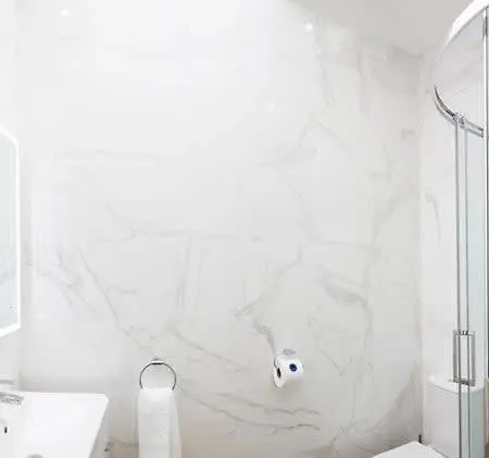 펜션 Six Matlock - Gorgeous Apartment, Stunning Sea Views *