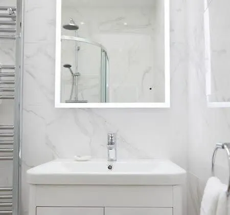 Six Matlock - Gorgeous Apartment, Stunning Sea Views