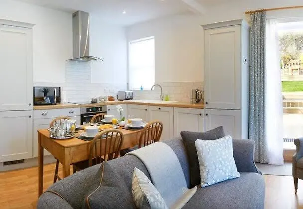 Six Matlock - Gorgeous Apartment, Stunning Sea Views