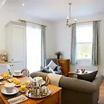 Six Matlock - Gorgeous Apartment, Stunning Sea Views 度假居 *